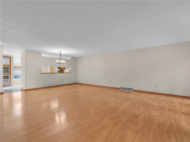 1420 Towne Square Dr, Mccandless, PA 15101