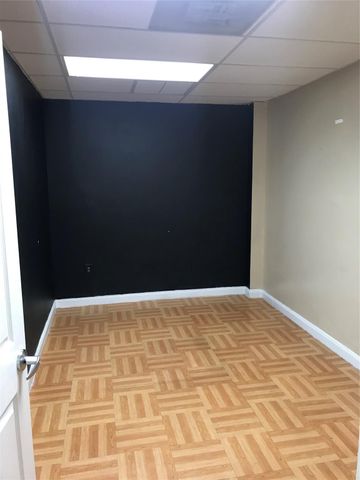 4000 N State Road 7 301-D, Lauderdale Lakes, FL 33319