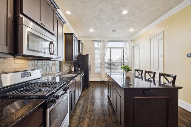 1110 W 25th Street, Houston, TX 77008