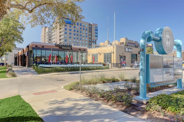 1110 W 25th Street, Houston, TX 77008