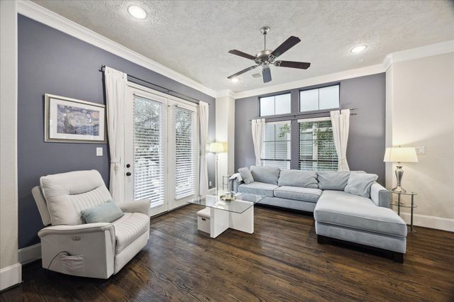 1110 W 25th Street, Houston, TX 77008