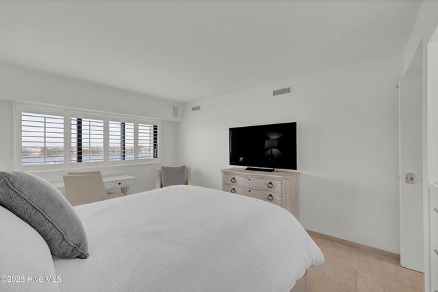 322 Causeway Drive Ste 505, Wrightsville Beach, NC 28480