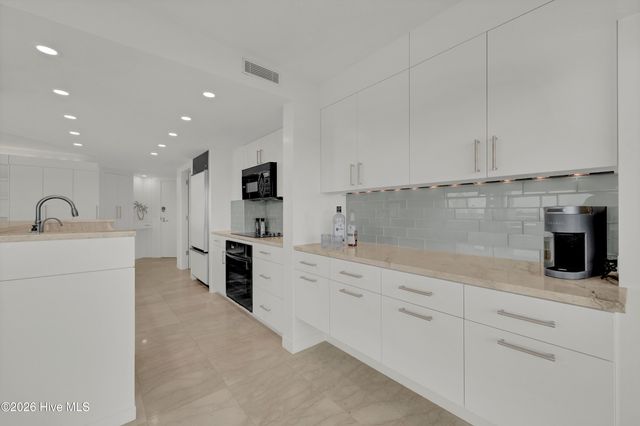 322 Causeway Drive Ste 505, Wrightsville Beach, NC 28480