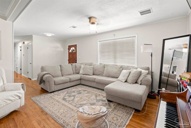 9250 Untreiner Ave, Pensacola, FL 32534