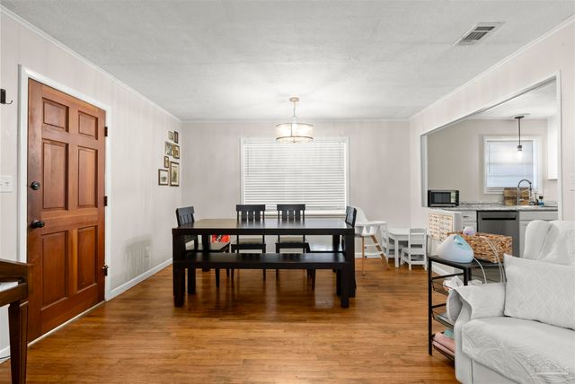 9250 Untreiner Ave, Pensacola, FL 32534