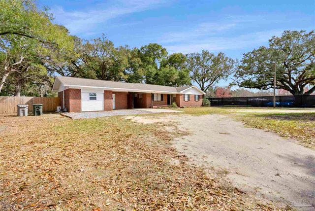 9250 Untreiner Ave, Pensacola, FL 32534
