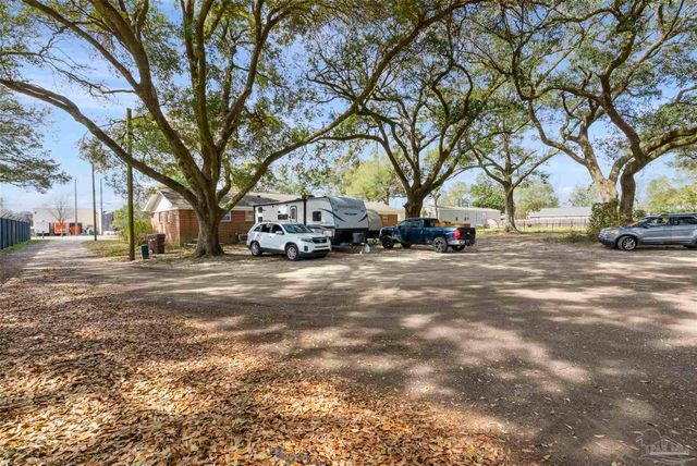 9250 Untreiner Ave, Pensacola, FL 32534