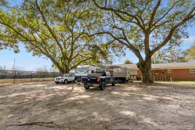 9250 Untreiner Ave, Pensacola, FL 32534