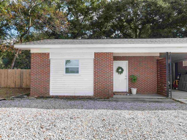9250 Untreiner Ave, Pensacola, FL 32534