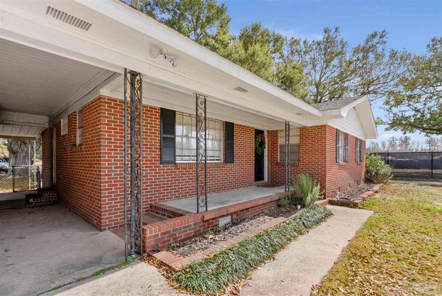 9250 Untreiner Ave, Pensacola, FL 32534