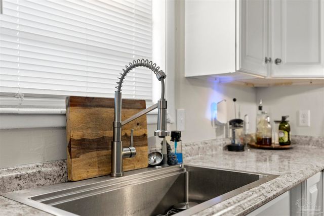 9250 Untreiner Ave, Pensacola, FL 32534