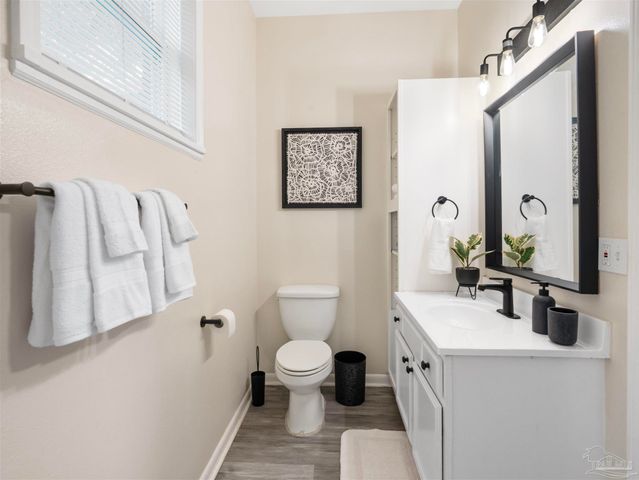 9250 Untreiner Ave, Pensacola, FL 32534