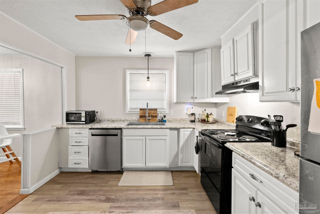 9250 Untreiner Ave, Pensacola, FL 32534