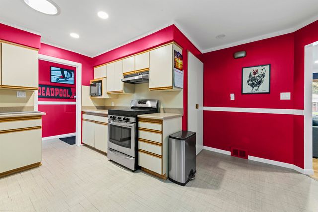 13380 Perry Circle, Warren, MI 48088