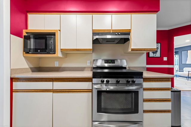 13380 Perry Circle, Warren, MI 48088