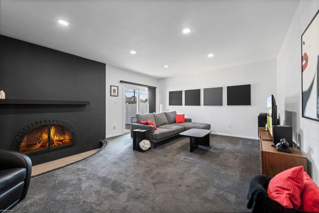 13380 Perry Circle, Warren, MI 48088