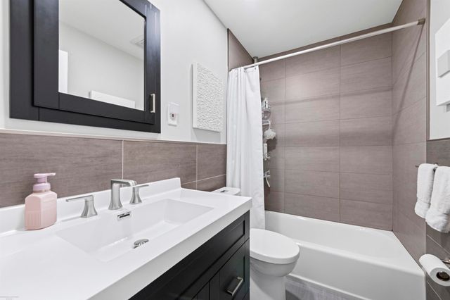 13380 Perry Circle, Warren, MI 48088