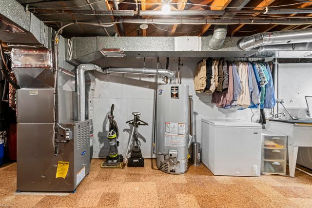 13380 Perry Circle, Warren, MI 48088
