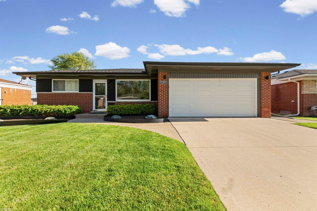 13380 Perry Circle, Warren, MI 48088