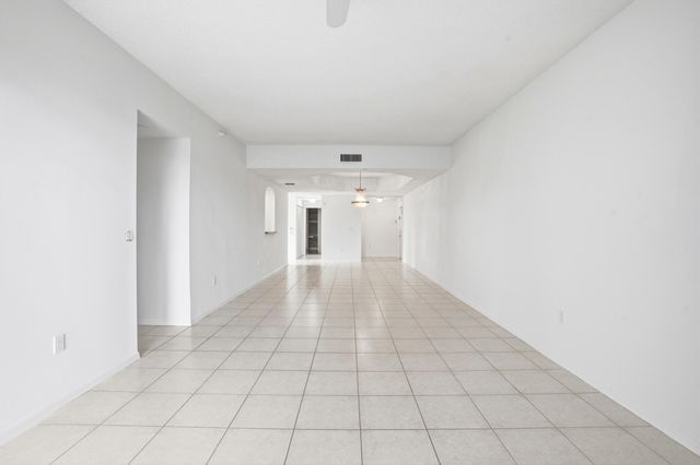 7647 Southampton Terrace 318, Tamarac, FL 33321