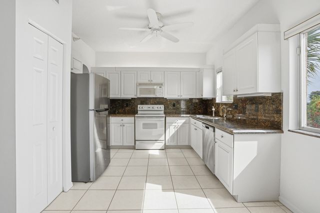 7647 Southampton Terrace 318, Tamarac, FL 33321