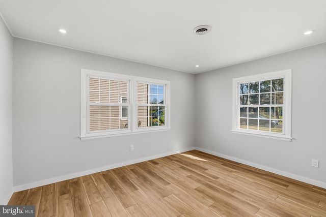 7 STERLING LN, Willingboro, NJ 08046