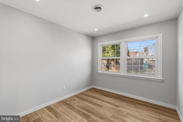 7 STERLING LN, Willingboro, NJ 08046