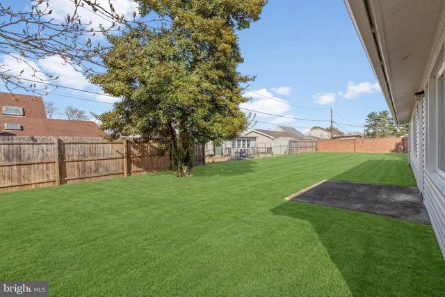 7 STERLING LN, Willingboro, NJ 08046