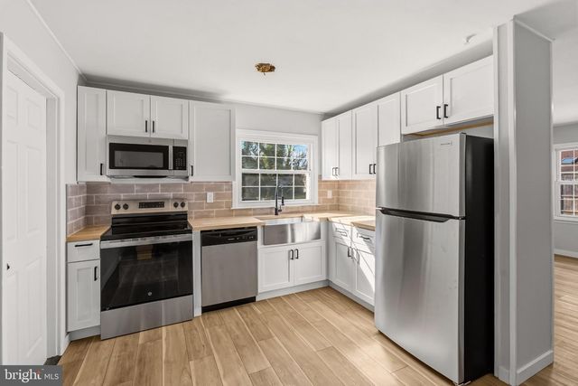 7 STERLING LN, Willingboro, NJ 08046