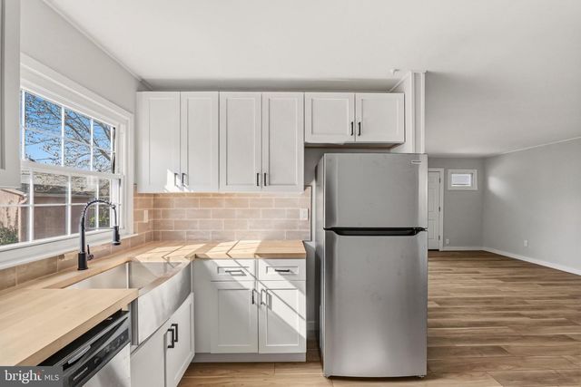 7 STERLING LN, Willingboro, NJ 08046