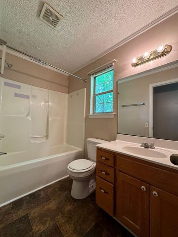 1620 Hickory Place, Chattanooga, TN 37404