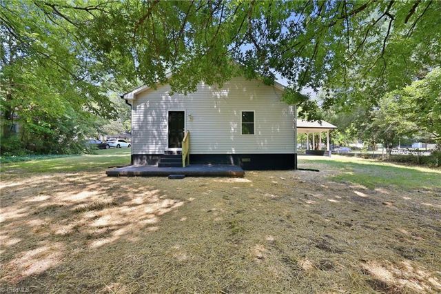 1108 Hawthorne Lane, Burlington, NC 27215