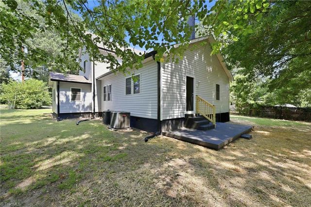 1108 Hawthorne Lane, Burlington, NC 27215