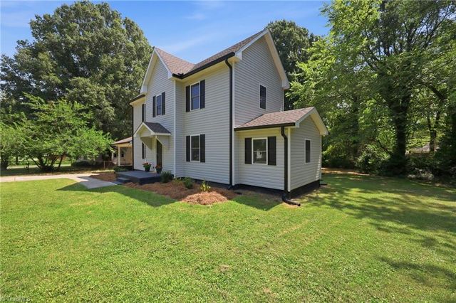 1108 Hawthorne Lane, Burlington, NC 27215