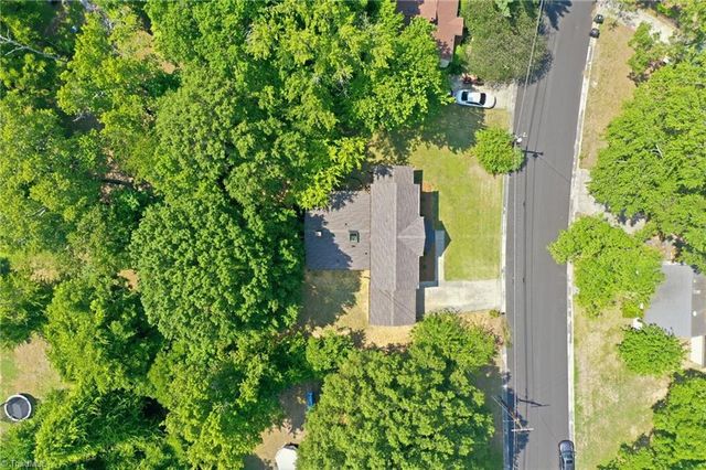 1108 Hawthorne Lane, Burlington, NC 27215