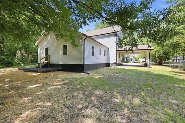 1108 Hawthorne Lane, Burlington, NC 27215
