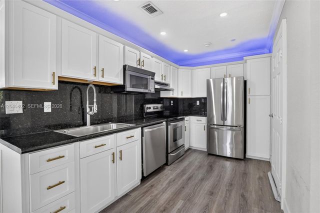 1300 N 70th Terrace, Hollywood, FL 33024
