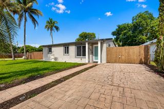 1300 N 70th Terrace, Hollywood, FL 33024