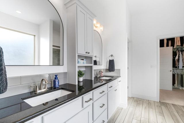 3232 N Shefford St, Wichita, KS 67205