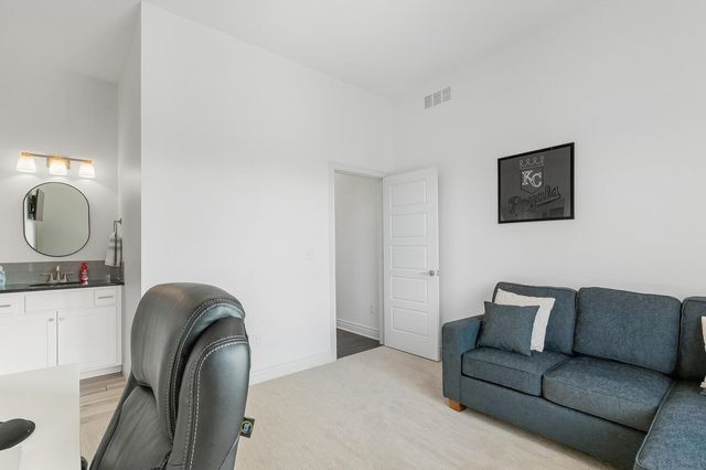 3232 N Shefford St, Wichita, KS 67205