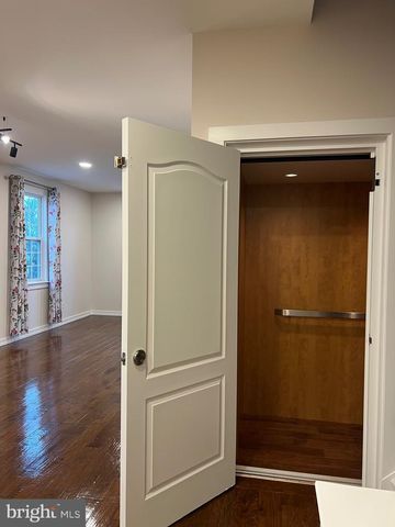 121-B HAGEN DR, Bensalem, PA 19020