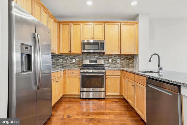 121-B HAGEN DR, Bensalem, PA 19020