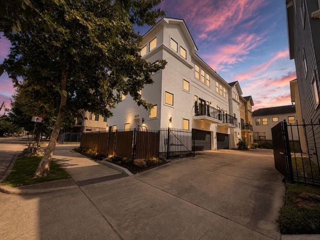 1608 Holman Street, Houston, TX 77004