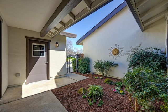 2268 Windward Ln, Rancho Cordova, CA 95670