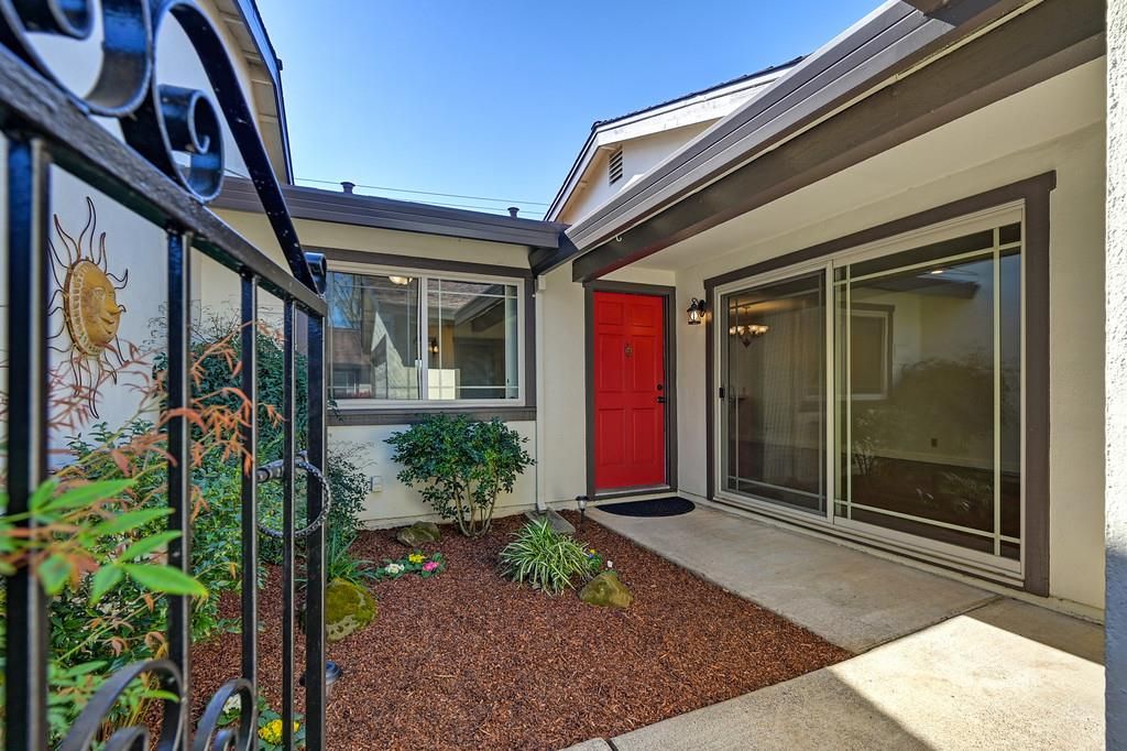 2268 Windward Ln, Rancho Cordova, CA 95670