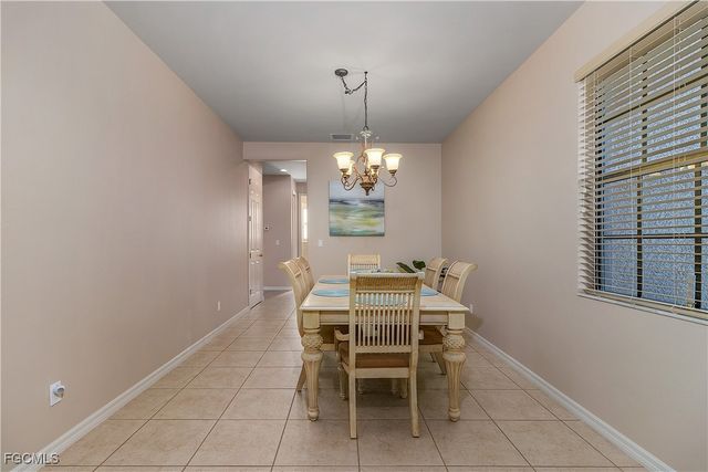 5601 Del Rio CT, Cape Coral, FL 33904