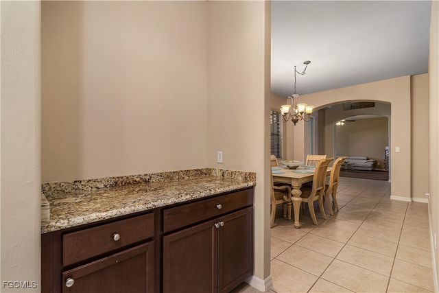 5601 Del Rio CT, Cape Coral, FL 33904