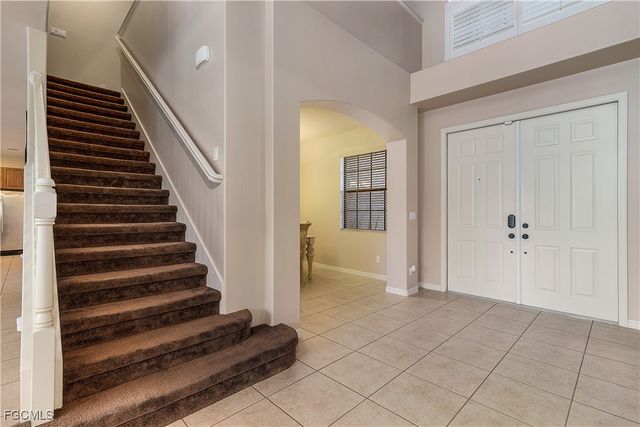 5601 Del Rio CT, Cape Coral, FL 33904