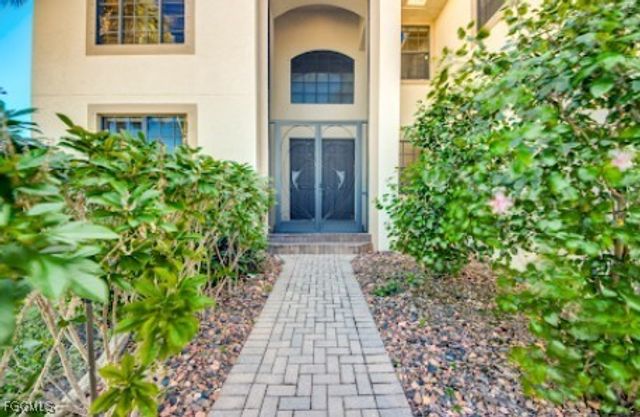 5601 Del Rio CT, Cape Coral, FL 33904