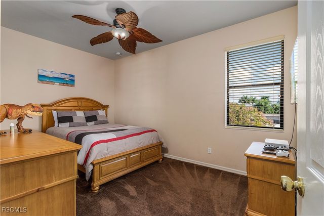 5601 Del Rio CT, Cape Coral, FL 33904